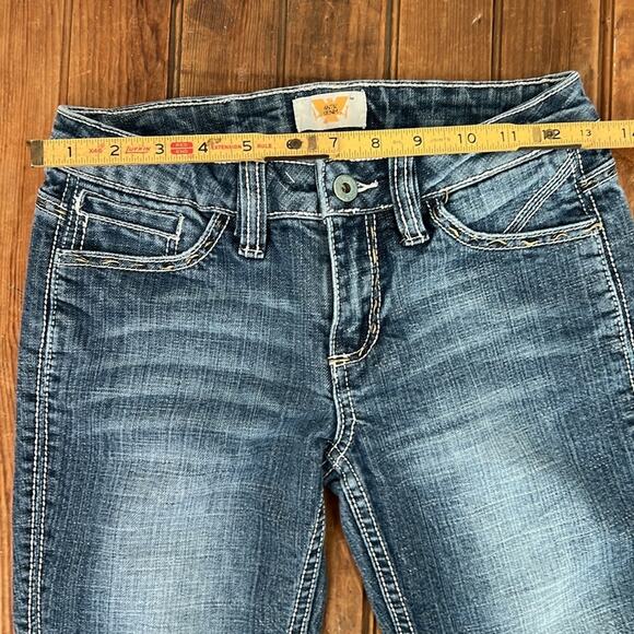 Women’s Anthropologie Antik Denim embroidered low rise flare leg jeans size 25 - Picture 6 of 9